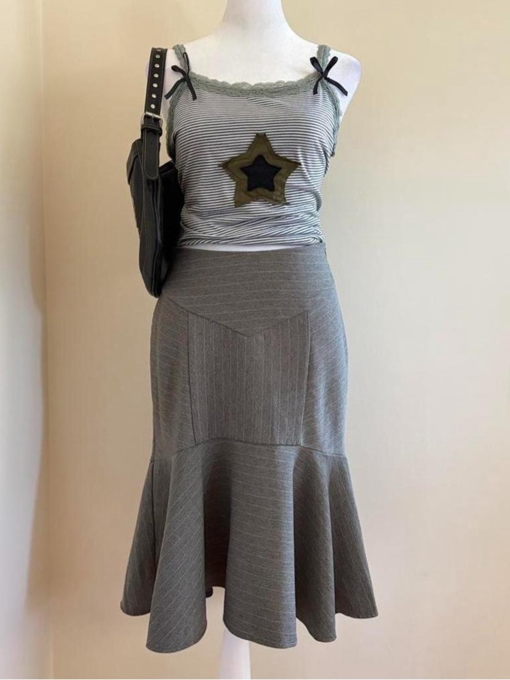 Vintage Y2K pinstripe ruffle skirt fishtail gray office siren corp goth grunge S